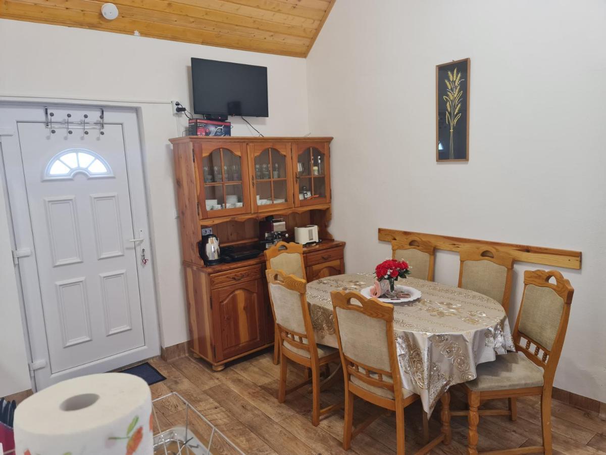 Hobby Vendeghaz Appartement Kiskunmajsa Buitenkant foto