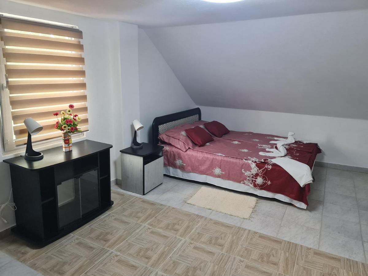 Hobby Vendeghaz Appartement Kiskunmajsa Buitenkant foto