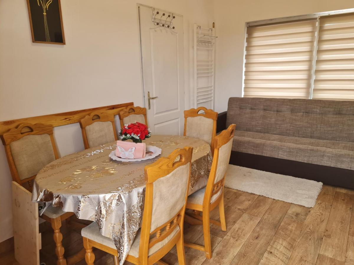 Hobby Vendeghaz Appartement Kiskunmajsa Buitenkant foto